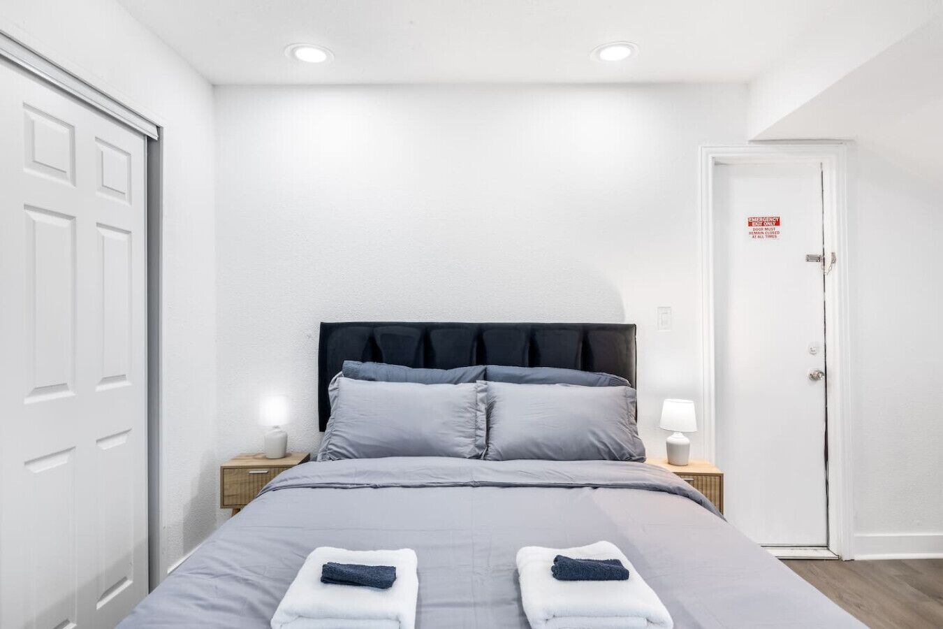 2 habitaciones, escritorio, tabla de planchar con plancha y wifi 