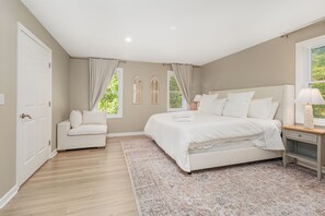 2 bedrooms, iron/ironing board, Internet, bed sheets