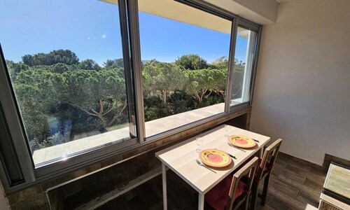 Air Conditioning, Fiber Optic Connection, in the Heart of Les Sablettes, Everything Within Walking Distance..