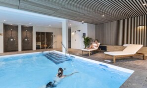 Outdoor pool, a heated pool - Apartment in Samoens Near Ski Gondola (Samoëns)