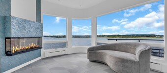 Elegant Waterfront Stay + Bay + Sunset Views