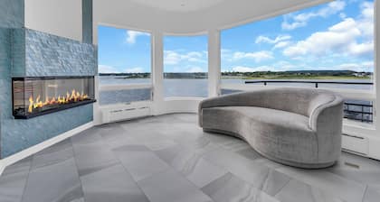 Elegant Waterfront Stay + Bay + Sunset Views