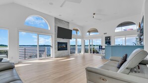 Living area - Elegant Waterfront Stay + Bay + Sunset Views (Sea Bright)