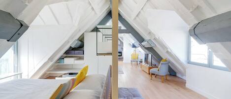 Apartamento | Espaço de trabalho para notebook, ferros/tábuas de passar roupa