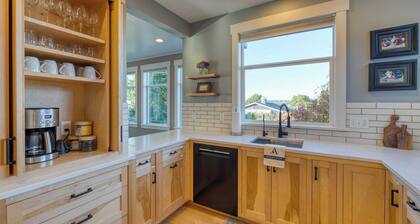 3-home Coastal Retreat w/ Sauna, Firepit & Greenhouse Seabright Haven by Avantstay