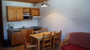 Dụng cụ nấu nướng/bát dĩa/dao nĩa