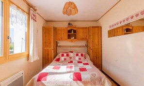Individually furnished, bed sheets - Apartment in Alps With Panoramic Views (Le Grand-Bornand)