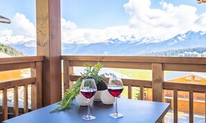 Outdoor dining - 4-star Apartment - Les Saisies - Sleeps 8 (Hauteluce)