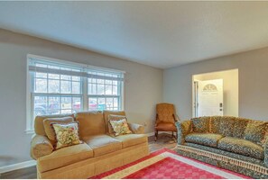 Televisión y chimenea 