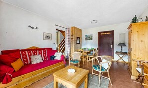 Living area - Apartment in Amethyst Near Ski Bus Stop (Araches-la-Frasse)