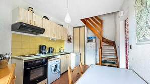 Private kitchen - Apartment in Amethyst Near Ski Bus Stop (Araches-la-Frasse)