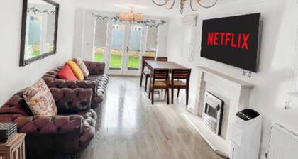 6 Bedroom House in Milton Keynes