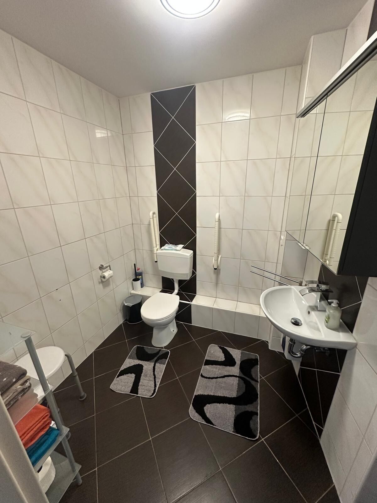 Handtücher, Seife, Toilettenpapier