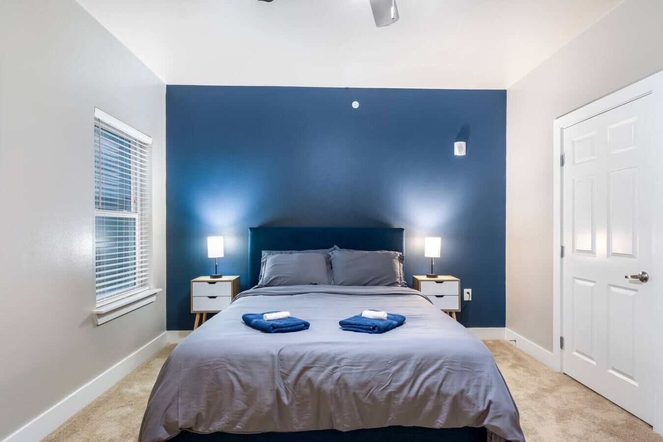 2 bedrooms, desk, iron/ironing board, WiFi