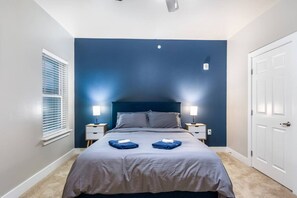 2 bedrooms, desk, iron/ironing board, WiFi