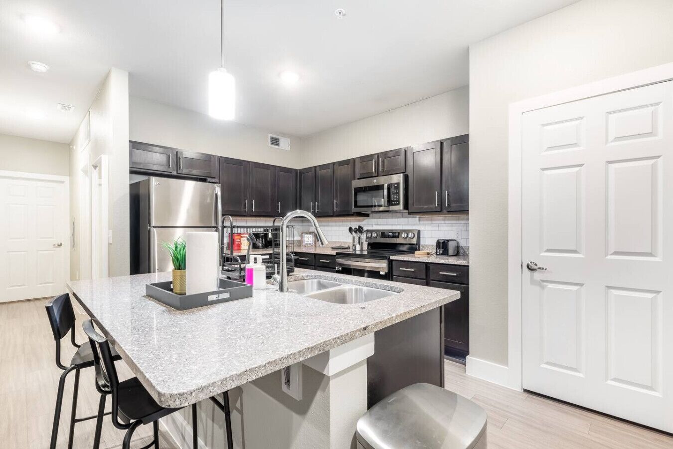 冷蔵庫、電子レンジ、オー  ブン、食器洗い機