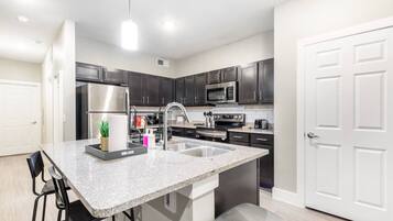 Fridge, microwave, oven, dishwasher