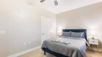 2 bedrooms, desk, iron/ironing board, WiFi