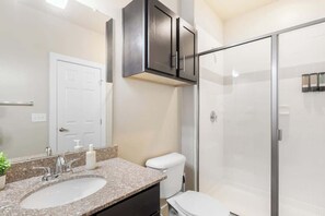 Hair dryer - Modern 2BR – Epic Waters, AT&T, Gym & Shopping (Grand Prairie)