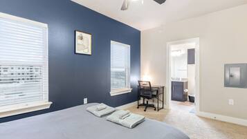 2 bedrooms, desk, iron/ironing board, WiFi