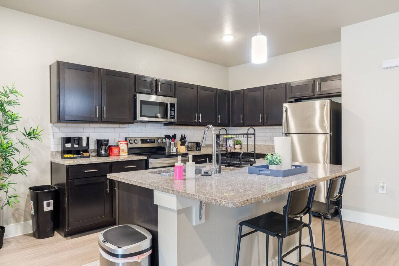 冷蔵庫、電子レンジ、オーブン、食器洗い機