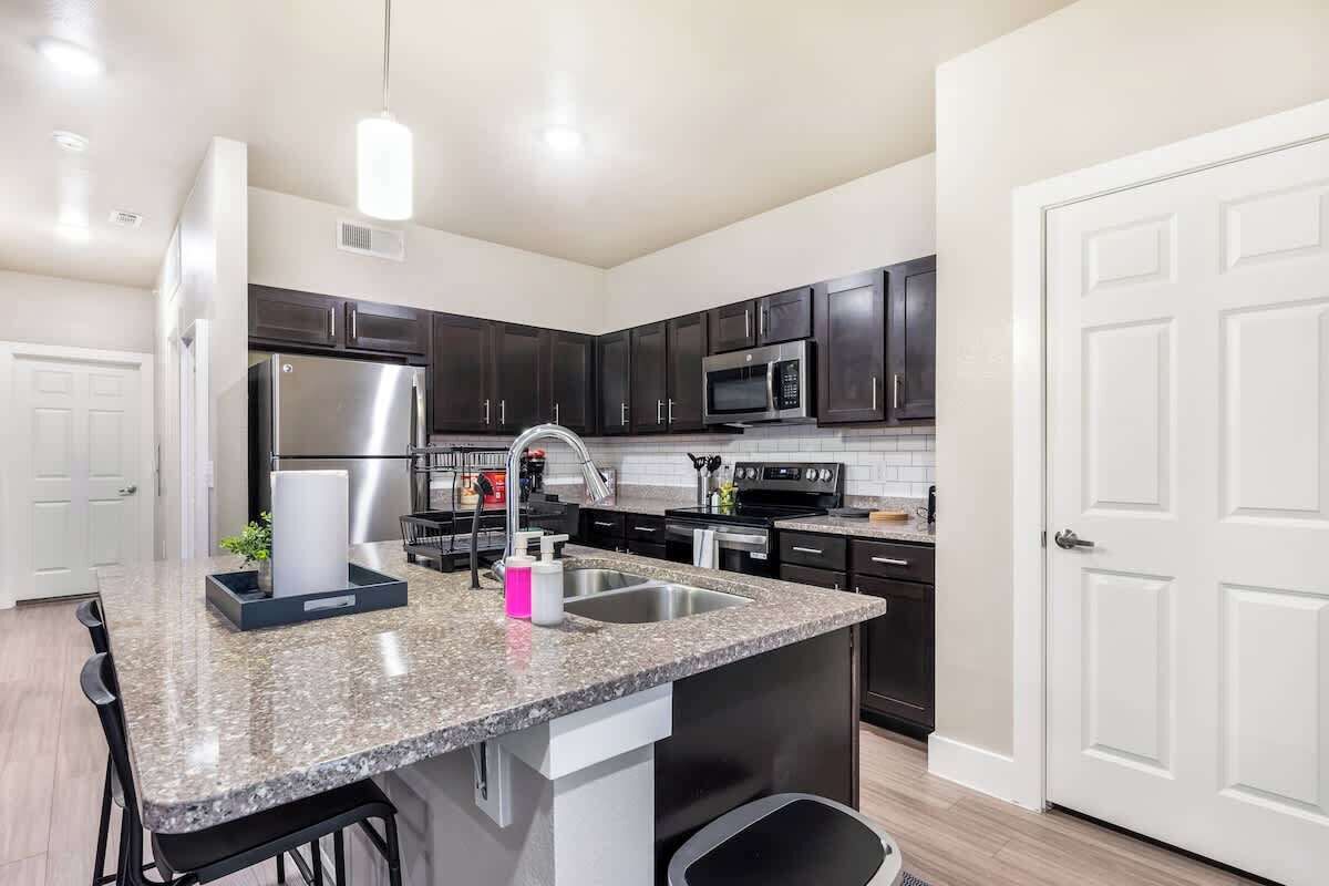 Refrigerador, microondas, horno y lavavajillas 