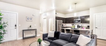 Grand Prairie 1BR | IKEA, Epic Waters, Bass Pro