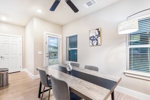 Dining - Grand Prairie 1BR | IKEA, Epic Waters, Bass Pro (Grand Prairie)