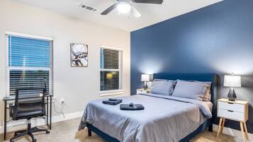 1 bedroom, desk, iron/ironing board, WiFi