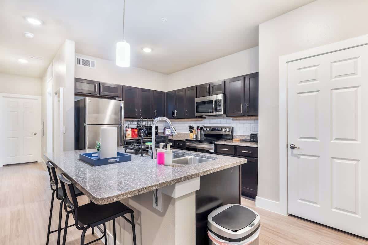 冷蔵庫、電子レンジ、オーブン、食器洗い機