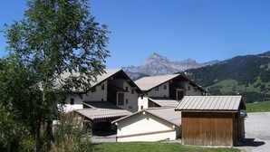 Exterior - Charming Apartment With Mountain Views (Notre-Dame-de-Bellecombe)