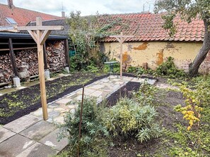 Property grounds - Beautiful House With sea Views (Ronne)