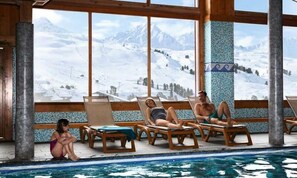 Pool - 2-bedroom Apartment for 6 People. Essential. Balcony (Les Belleville)