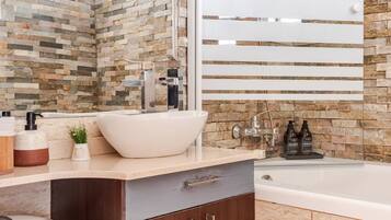 Shower, jetted tub, hair dryer, towels