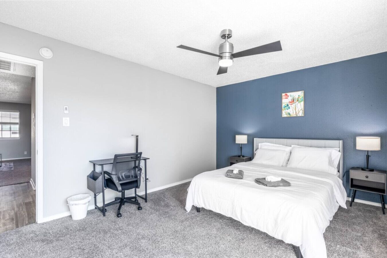 Desk, iron/ironing board, WiFi, bed sheets