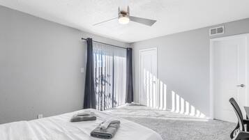 1 bedroom, desk, iron/ironing board, WiFi