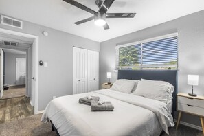 3 habitaciones, escritorio, tabla de planchar con plancha y wifi gratis 