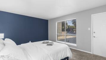 3 bedrooms, desk, iron/ironing board, free WiFi