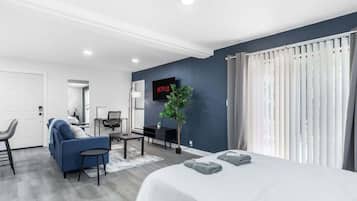 1 bedroom, desk, iron/ironing board, free WiFi