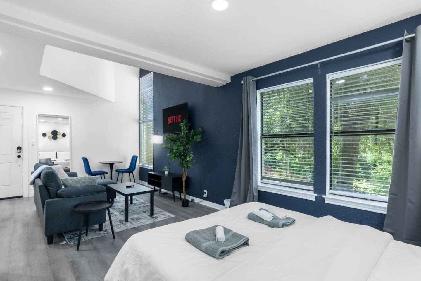 2 bedrooms, desk, iron/ironing board, free WiFi