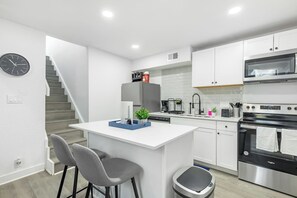 Fridge, microwave, oven, stovetop - 5 Min to Love Field | Gated+Guard | 2BR | Parking (Dallas)