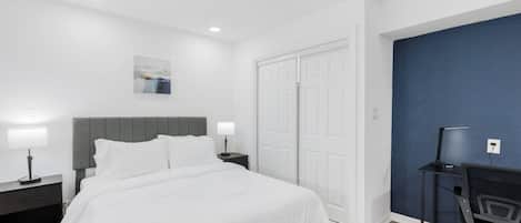 2 bedrooms, desk, iron/ironing board, WiFi