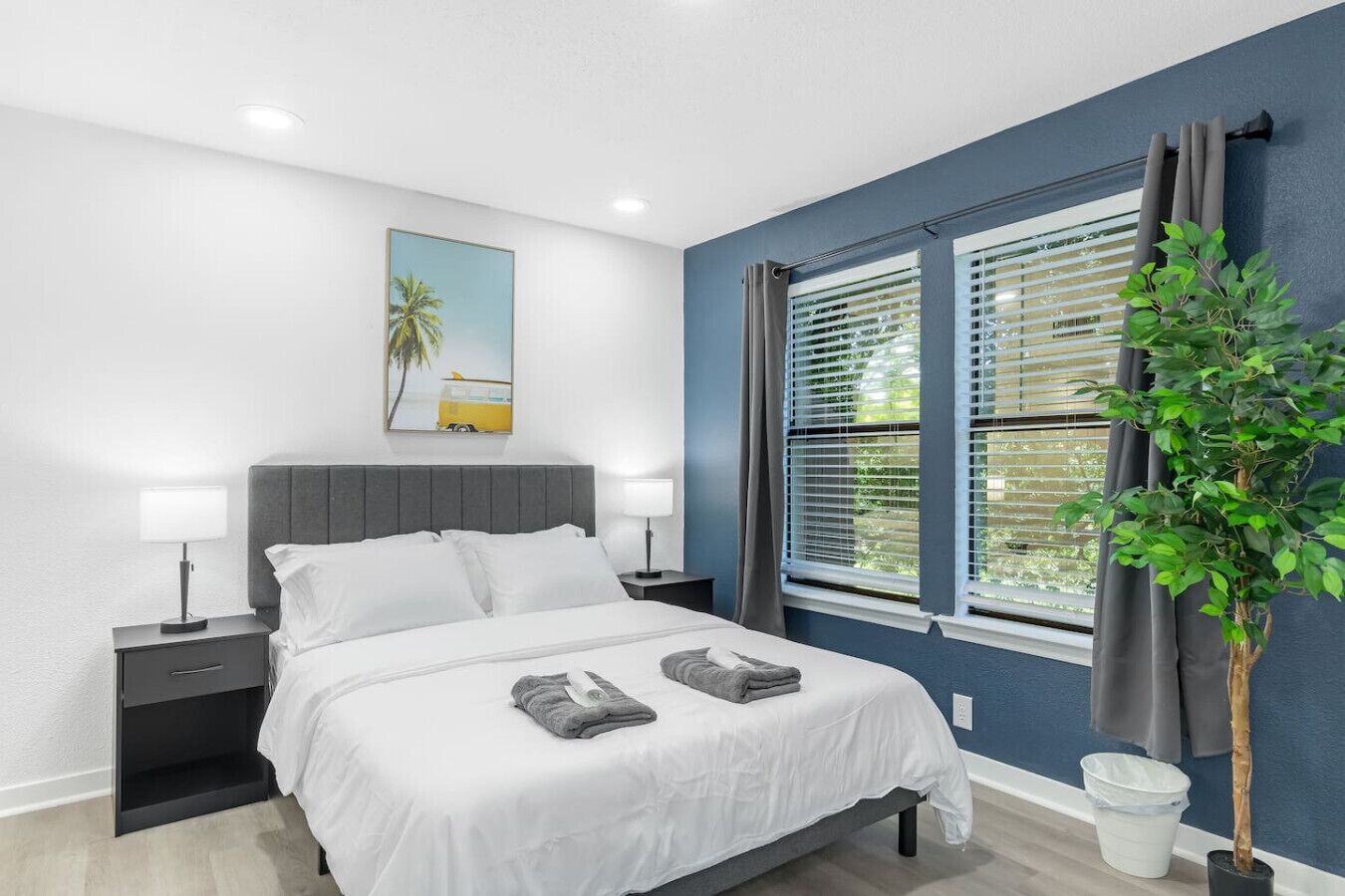 2 bedrooms, desk, iron/ironing board, WiFi