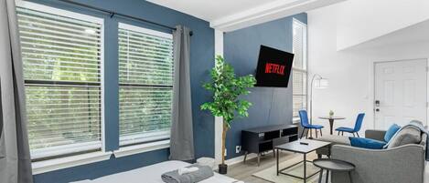 1 bedroom, desk, iron/ironing board, WiFi