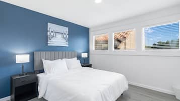 3 bedrooms, desk, iron/ironing board, WiFi