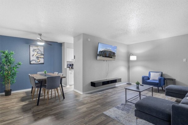 Interior - Walk to AT&T Stadium - Modern 3BR Game Day Stay (Arlington)