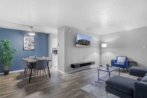 Interior - 3 Min Walk to AT&T | 3BR | Parking + Pets + Gym (Arlington)