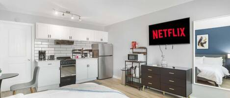 1 chambre, bureau, fer et planche à repasser, Wi-Fi