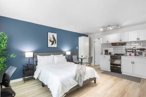 1 Schlafzimmer, Schreibtisch, Bügeleisen/Bügelbrett, WLAN