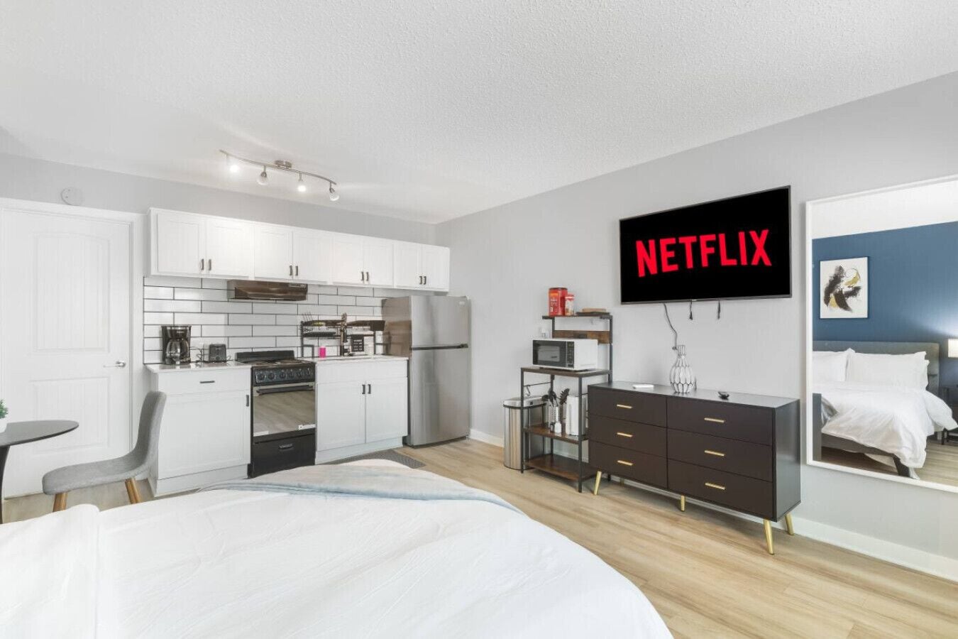 1 bedroom, desk, iron/ironing board, WiFi